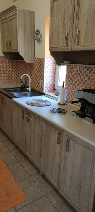 Orsi Apartman / Vendeghaz Kecskemet Bagian luar foto