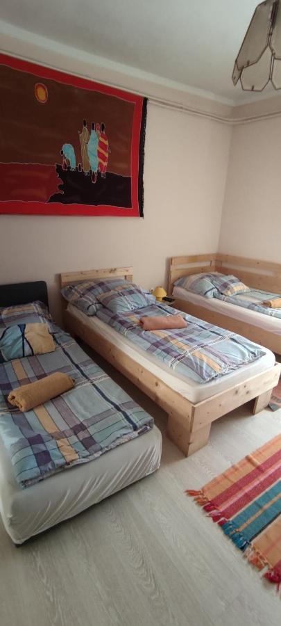 Orsi Apartman / Vendeghaz Kecskemet Bagian luar foto