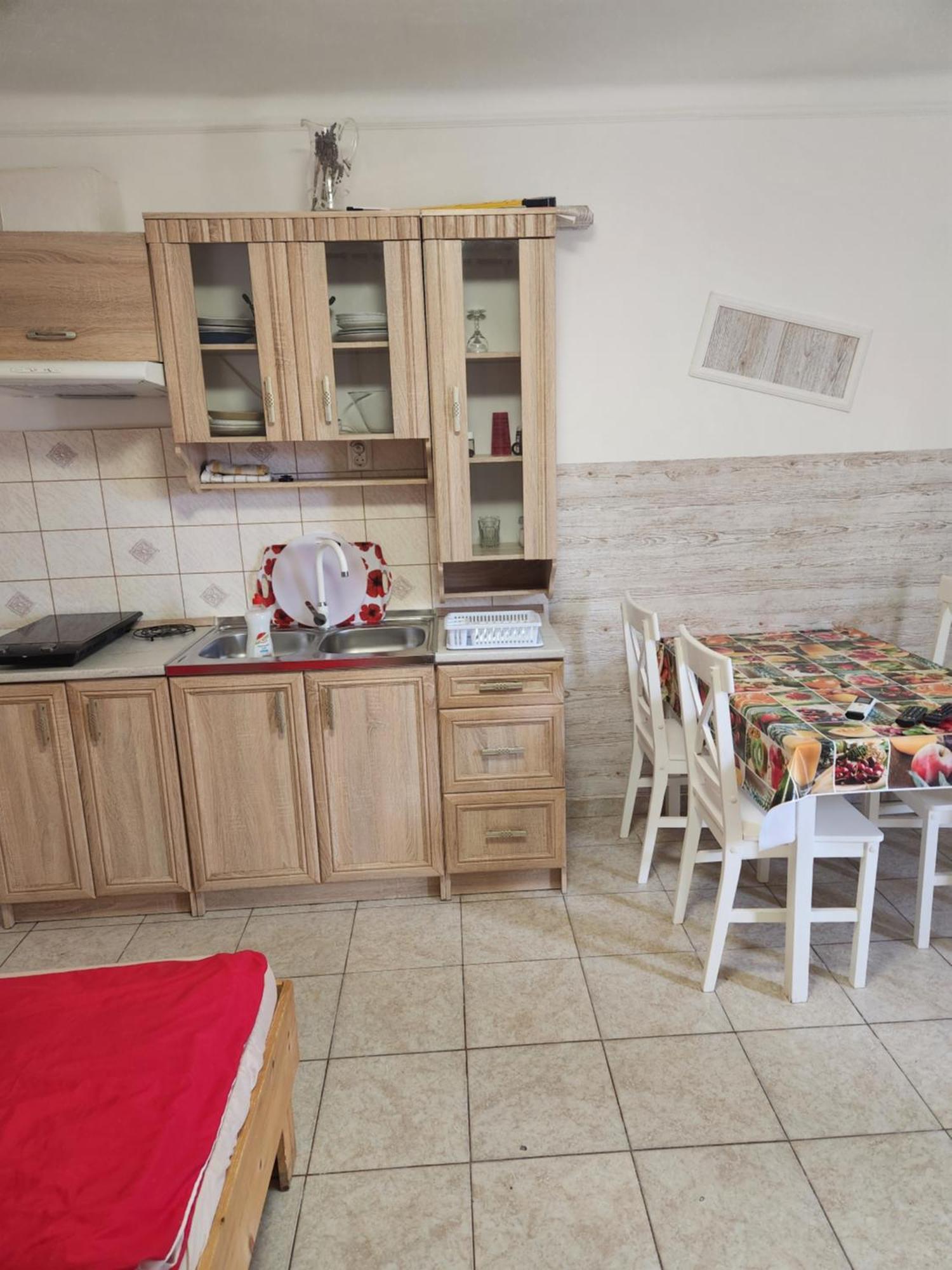 Orsi Apartman / Vendeghaz Kecskemet Bagian luar foto