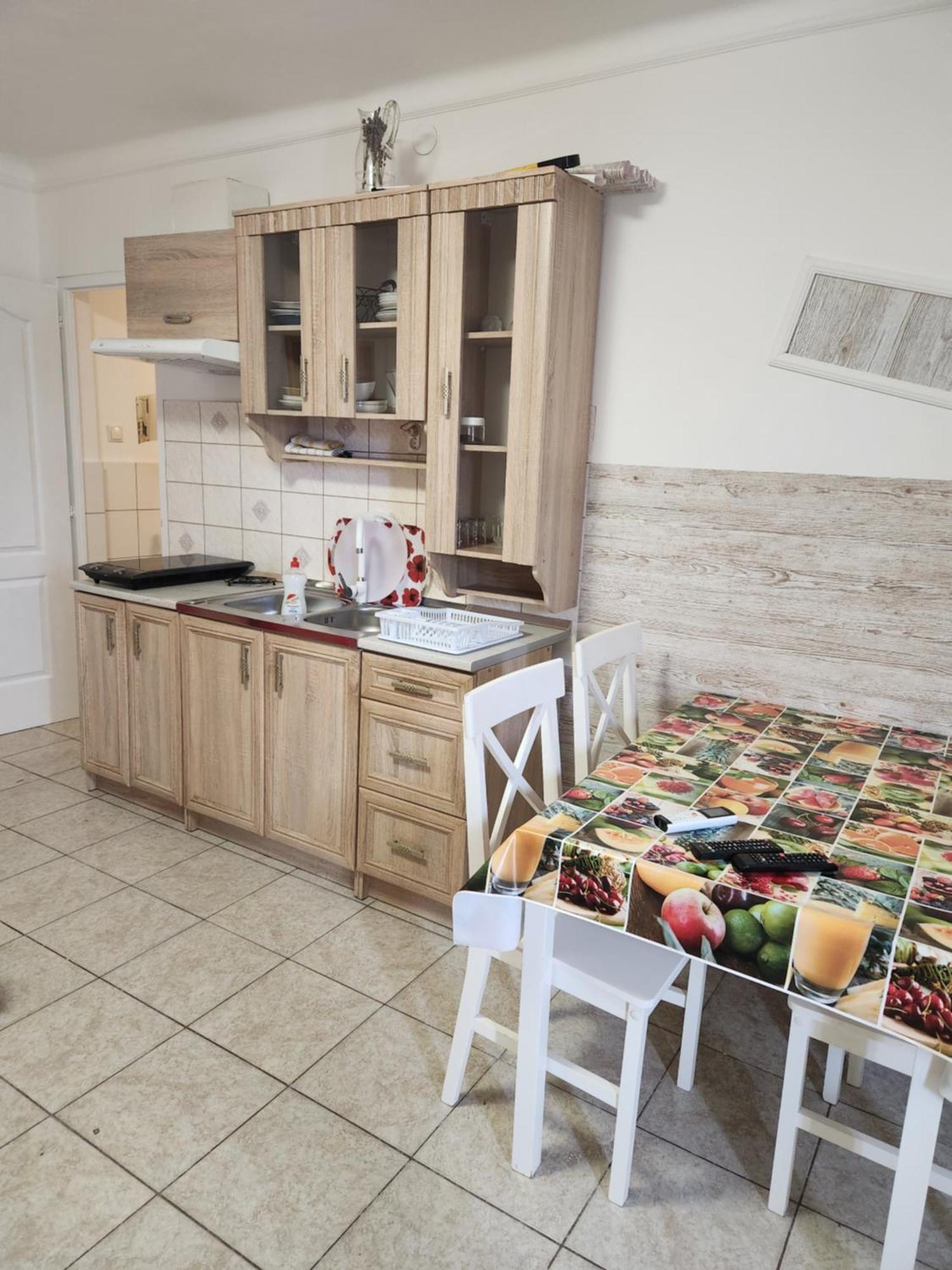 Orsi Apartman / Vendeghaz Kecskemet Bagian luar foto