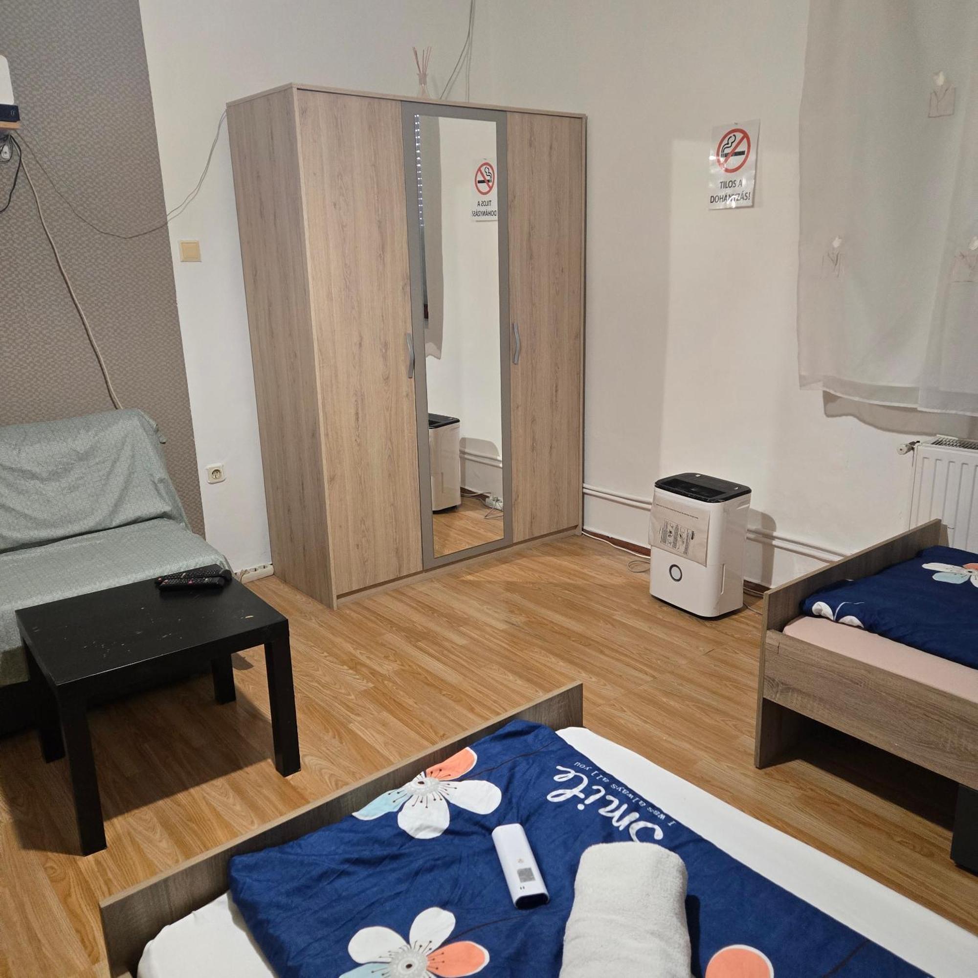 Orsi Apartman / Vendeghaz Kecskemet Bagian luar foto